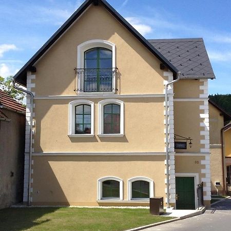 Old House Bed and Breakfast Hradec nad Moravici Exteriör bild